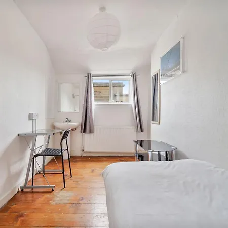 Konukevi St Paul's Road Townhouse - By Clifton Short Lets Bristol