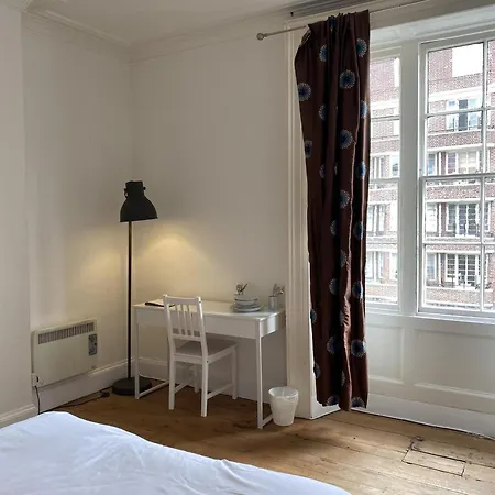 St Paul's Road Townhouse - By Clifton Short Lets Bristol