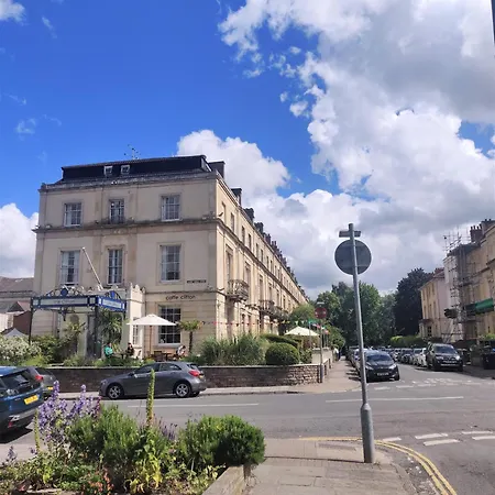 Pensión St Paul's Road Townhouse - By Clifton Short Lets Bristol